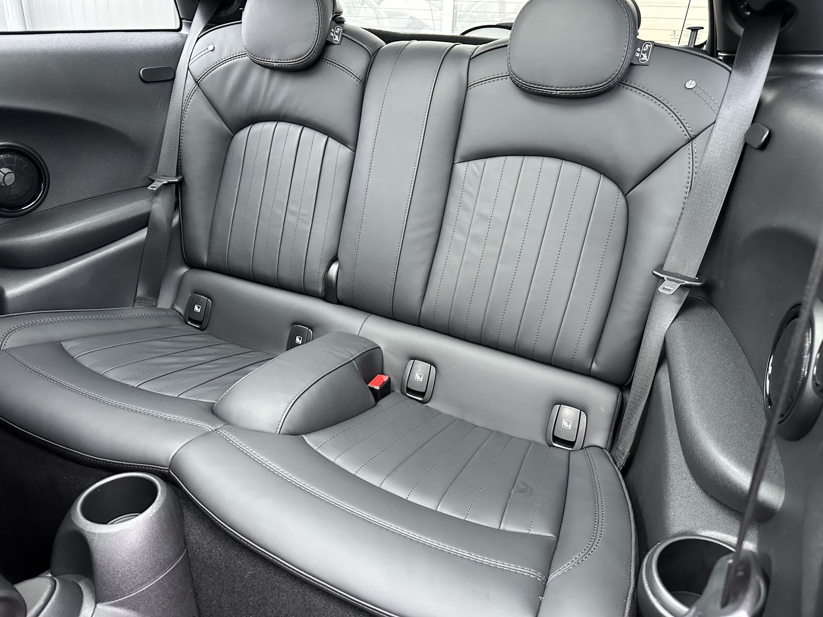 Fahrzeugabbildung MINI Cooper S Classic Trim NAV+LED+PANO+KAMERA+HEADUP