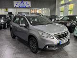 Peugeot 2008 1,2i*Active*Shz*Tempomat*Klima*Bildschirm - Peugeot 2008: Kleinwagen