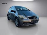 Mercedes-Benz A 180 1.7 i Classic 5-Türig Klima Servo Tüv Neu - gebrauchte Mercedes-Benz A 180 aus dem Jahr 2011