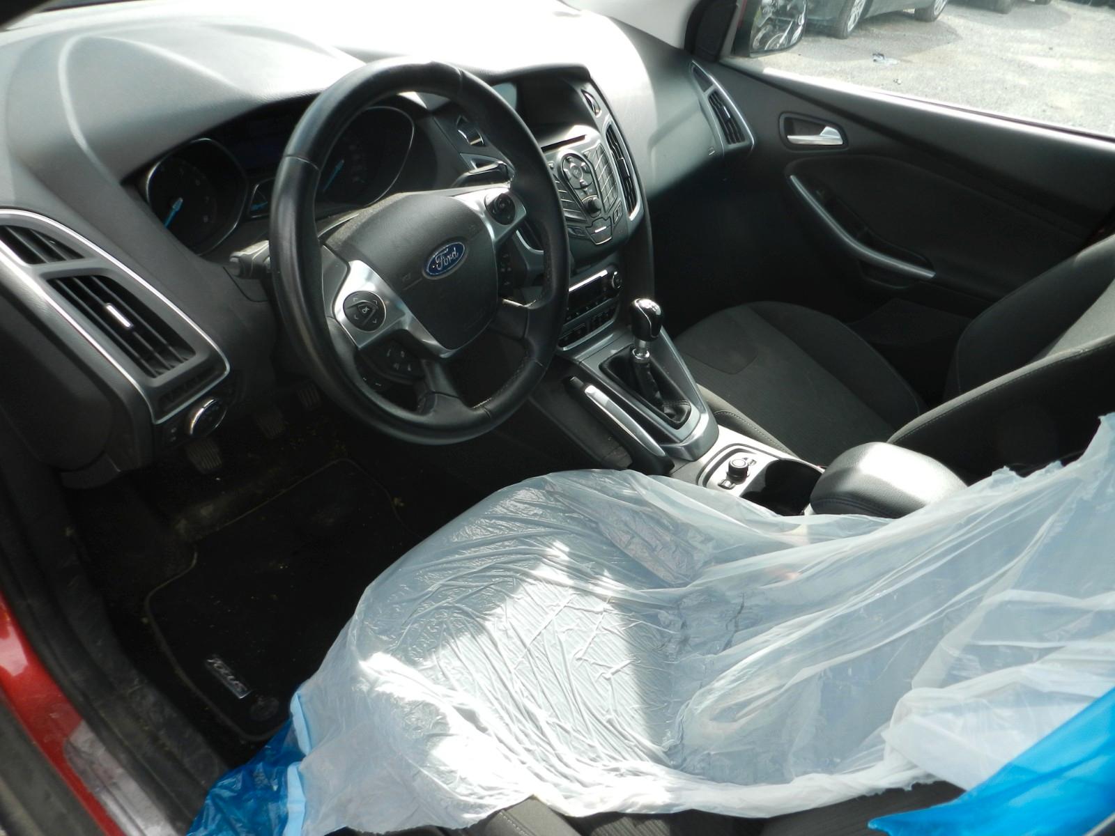 Ford Focus 2011 — photo 9