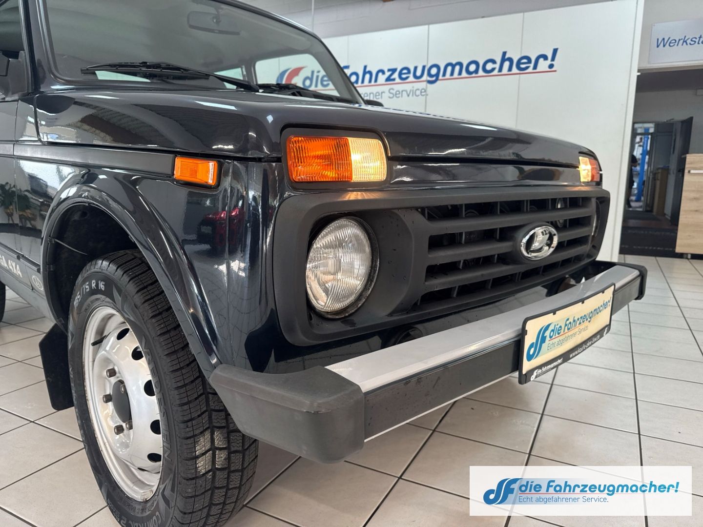 Fahrzeugabbildung Lada Taiga 4x4 GA Privacyverglasung teilb.Rücksb eFH