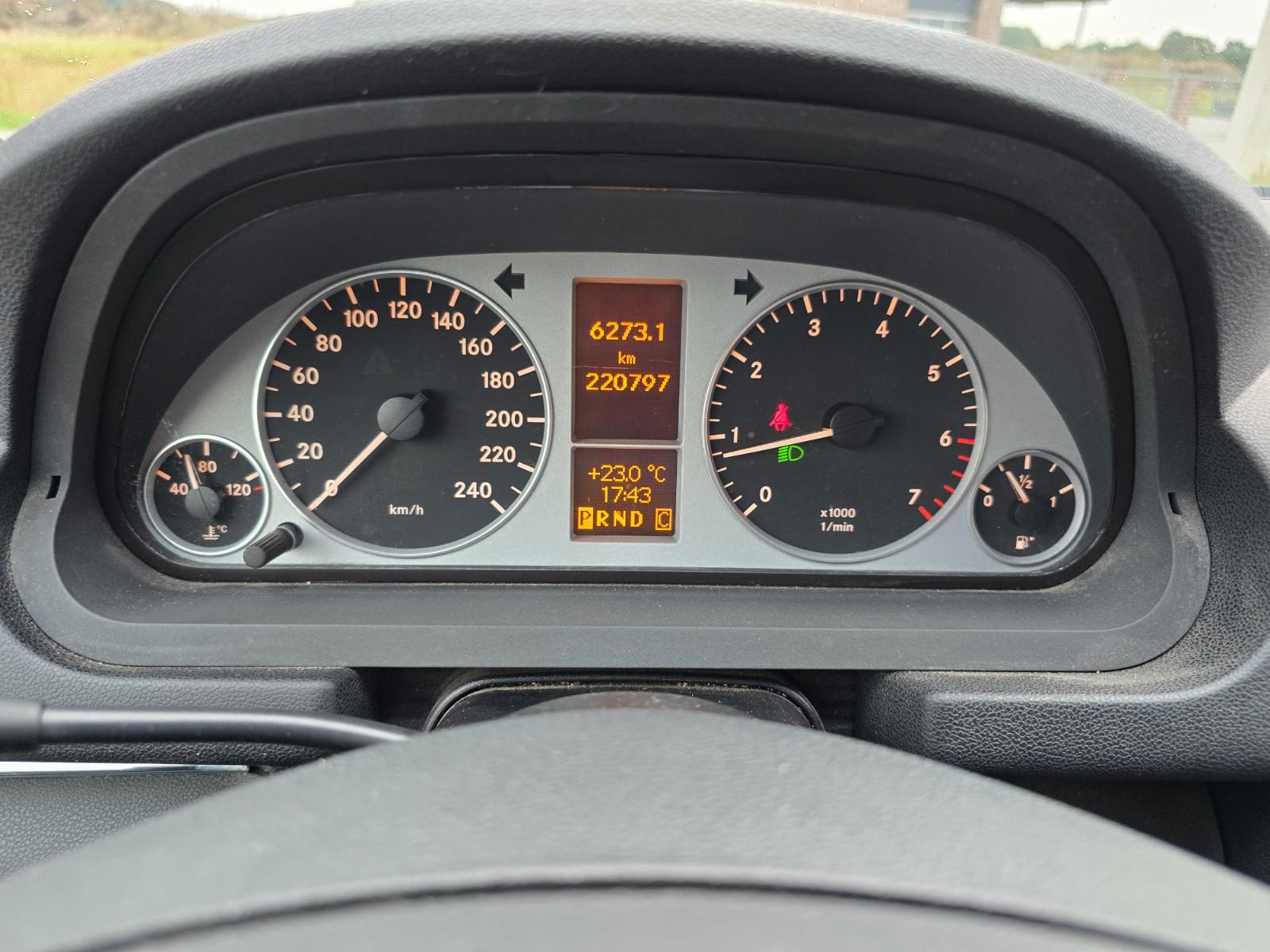 Mercedes-Benz B170 2007 — photo 18