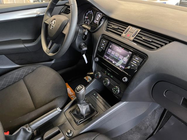 MYAUTOCENTER – Gebraucht- und Jahreswagen mit Werkstattservice in Pfaffenhofen Skoda Octavia Lim. Active *1. Hand*LED*Klima*PDC*TÜV*