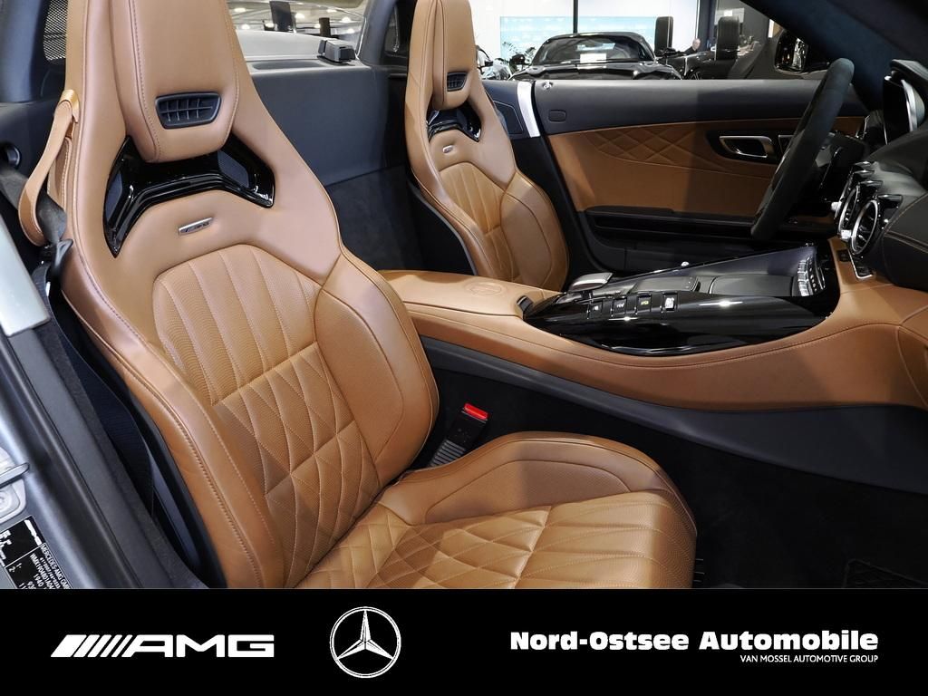 Fahrzeugabbildung Mercedes-Benz AMG GT C Comand Night Parkpaket Burmester LED