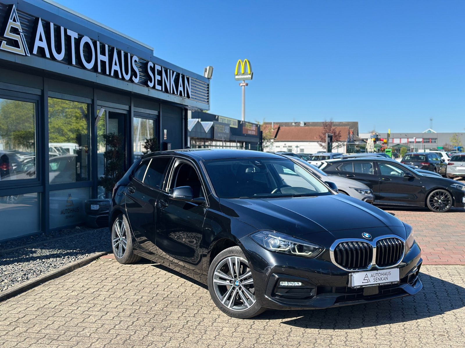 BMW 118d Sport Line*LIVE-COCKPIT*AHK*R-CAM*17"ALU*