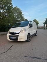 Opeli vivaro - Opel Vivaro Gebrauchtwagen in Augsburg