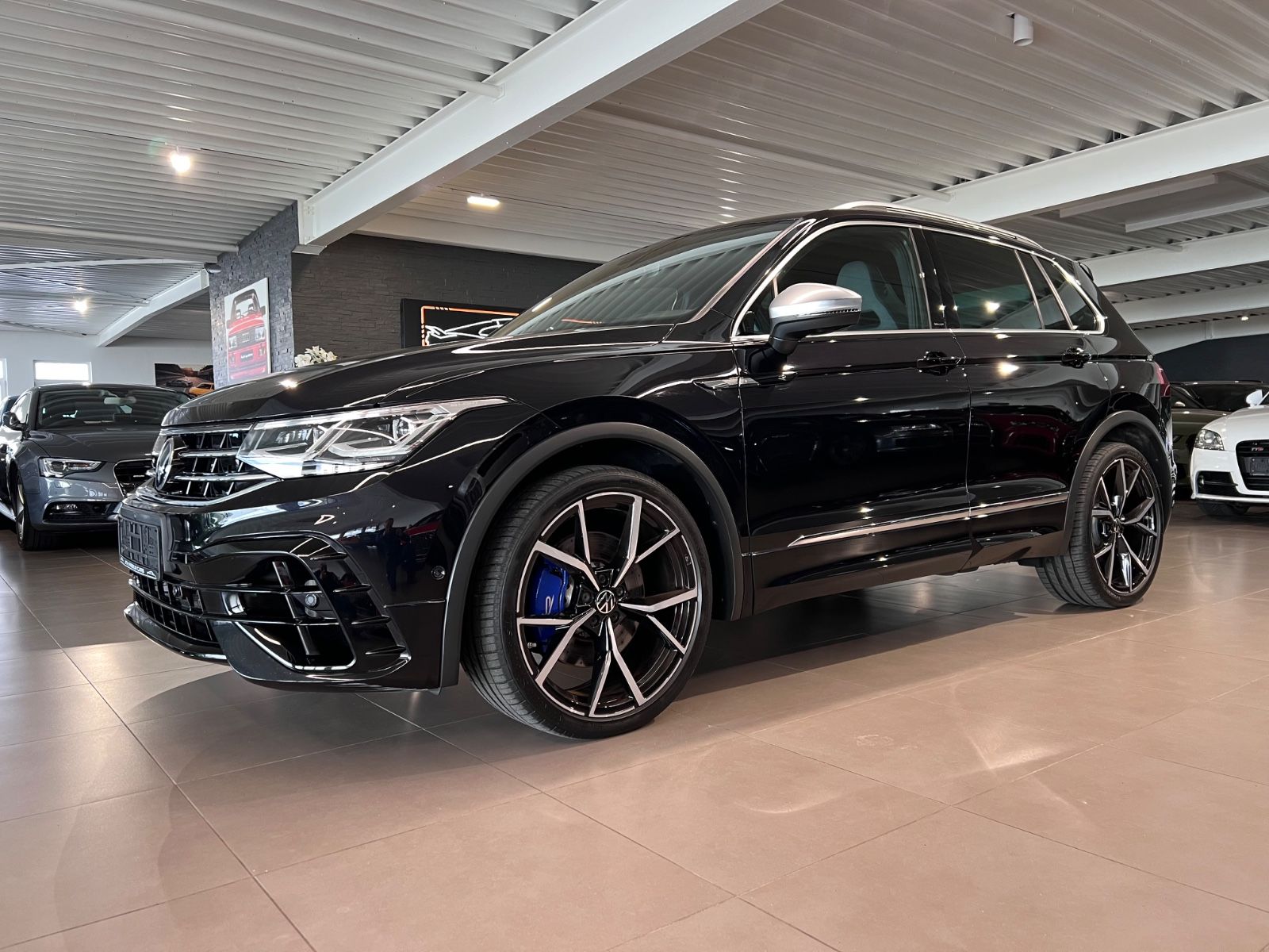 Volkswagen Tiguan 2.0TSI DSG 4MOTION R AHK SCHALEN 4xKAMERA foto 3