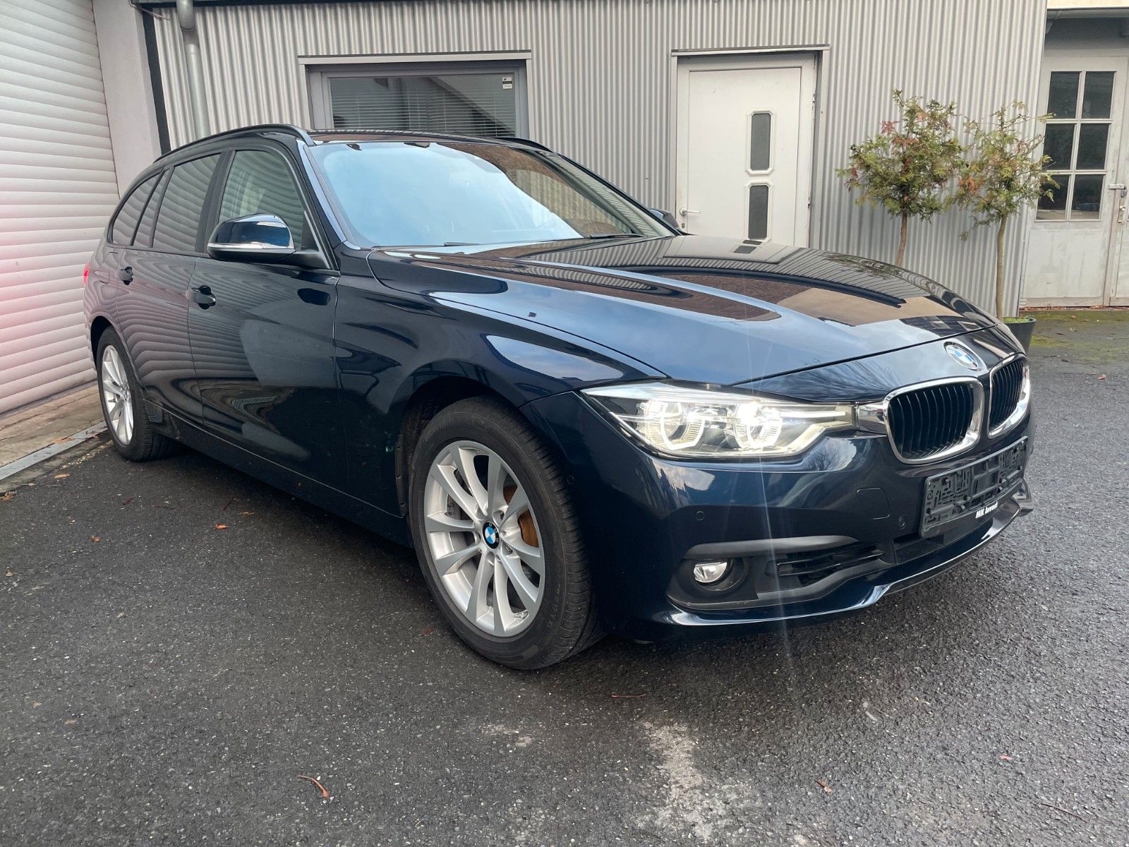 BMW 330 Touring Advantage LED Leder Navi HeadUp