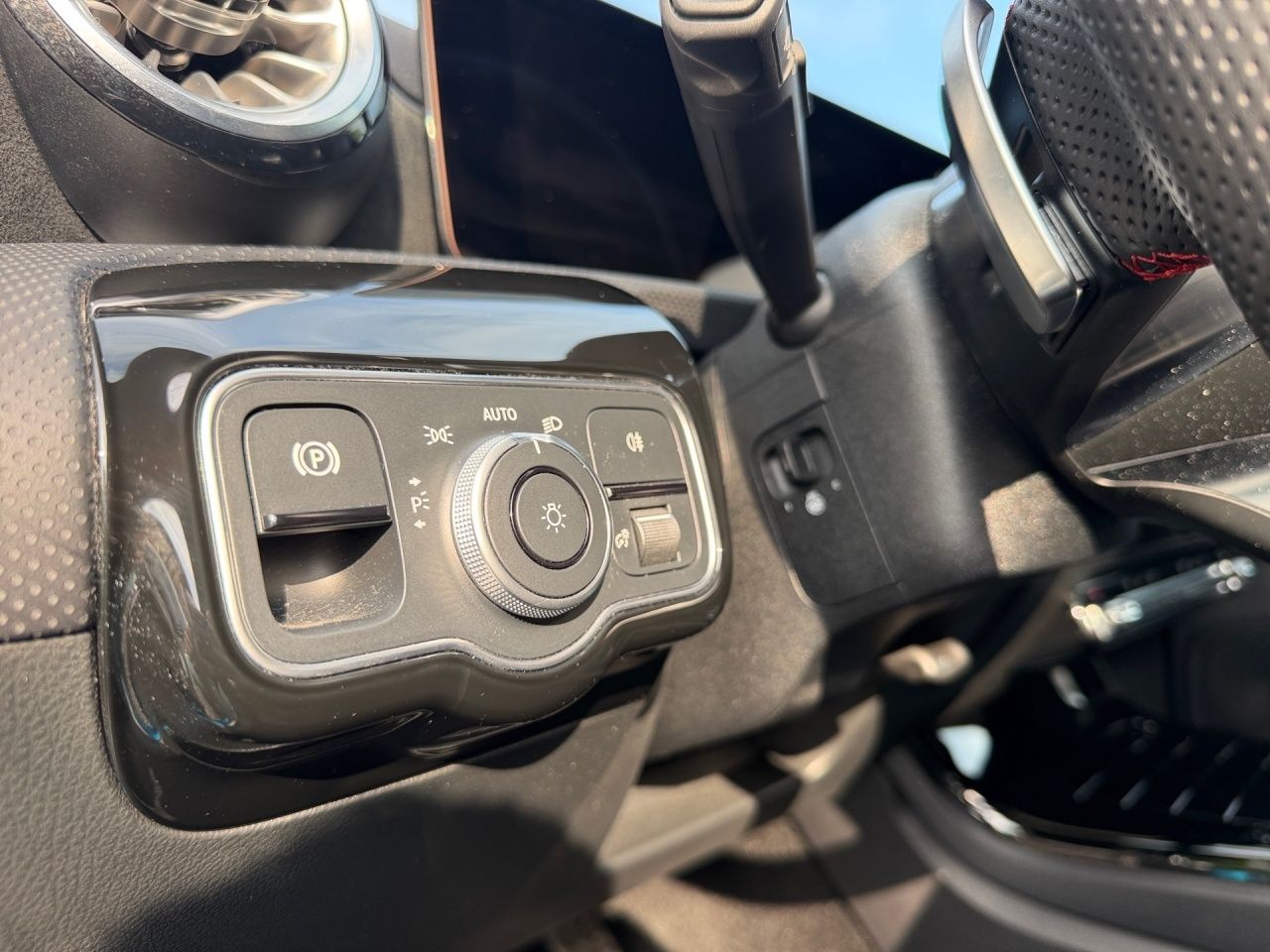 Fahrzeugabbildung Mercedes-Benz CLA 180 SB AMG+NIGHT+AMBIENTE+KAMERA+LENKRADHEIZ