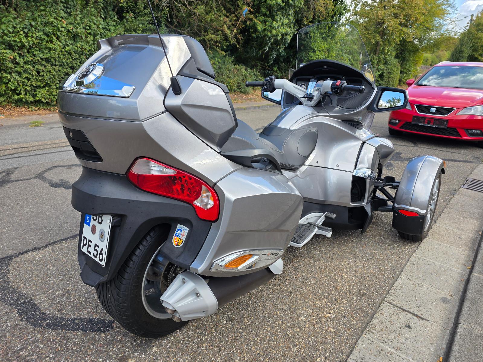 Can-Am Spyder 2012 — photo 6