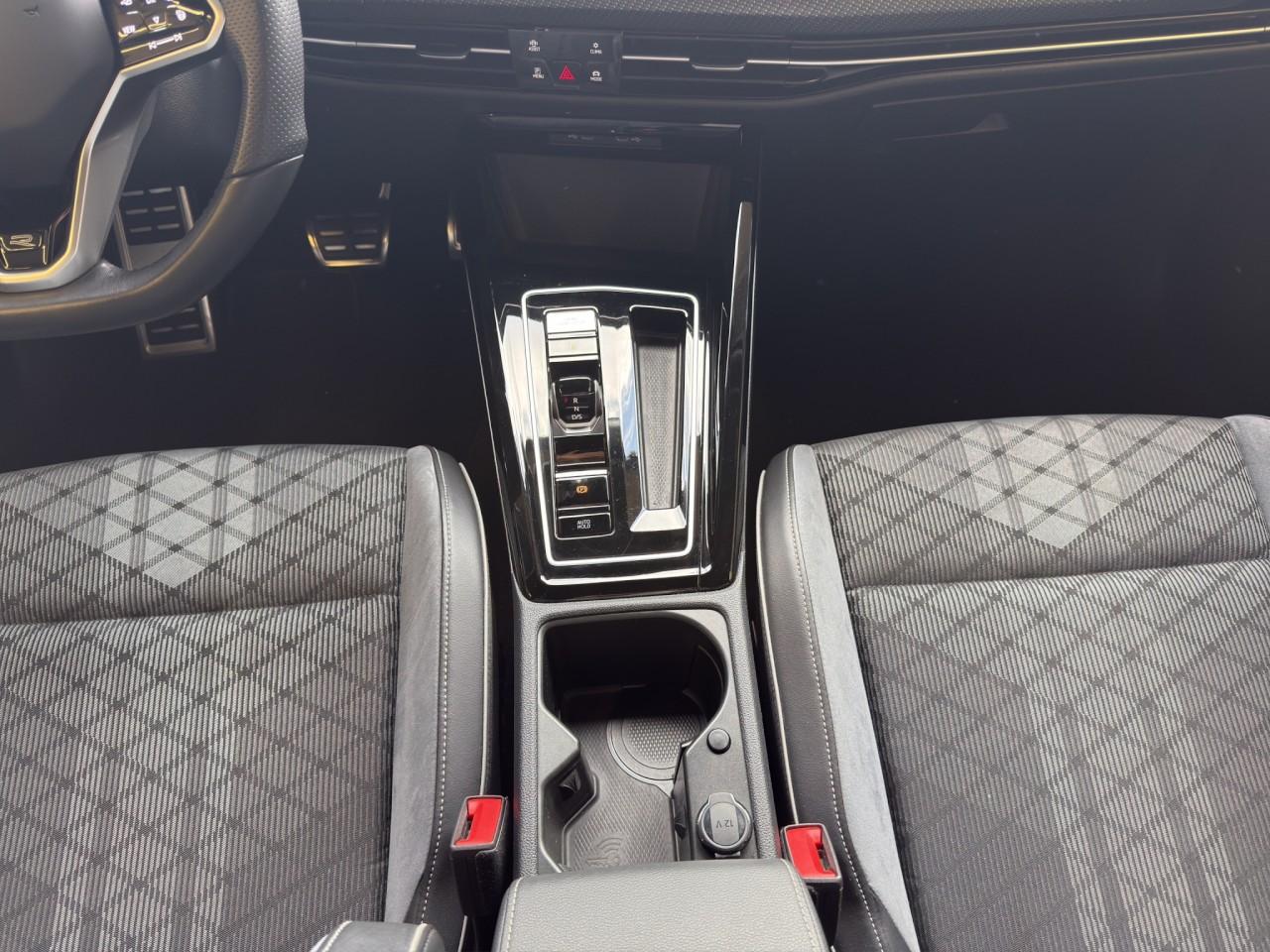 Volkswagen Golf VIII 1.5 eTSI DSG R-Line BLACK-STYLE+AHK+IQ, миниатюра 15