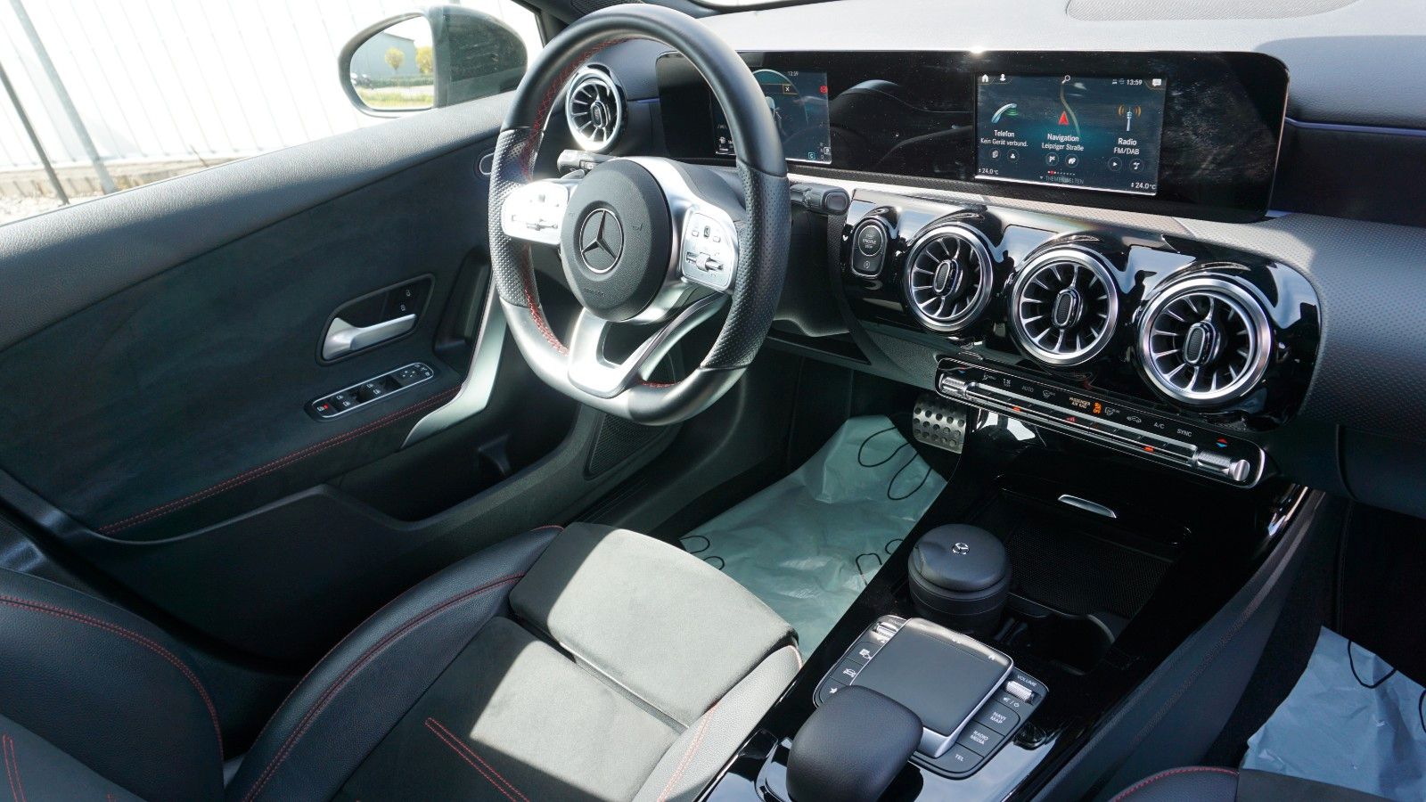 Fahrzeugabbildung Mercedes-Benz A 200 AMG Line,Navi, Keyless,Night-Pak,Panorama