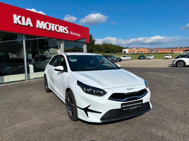 Kia Ceed 1,5T-GDI DCT Spirit Navi Kamera LED ACC