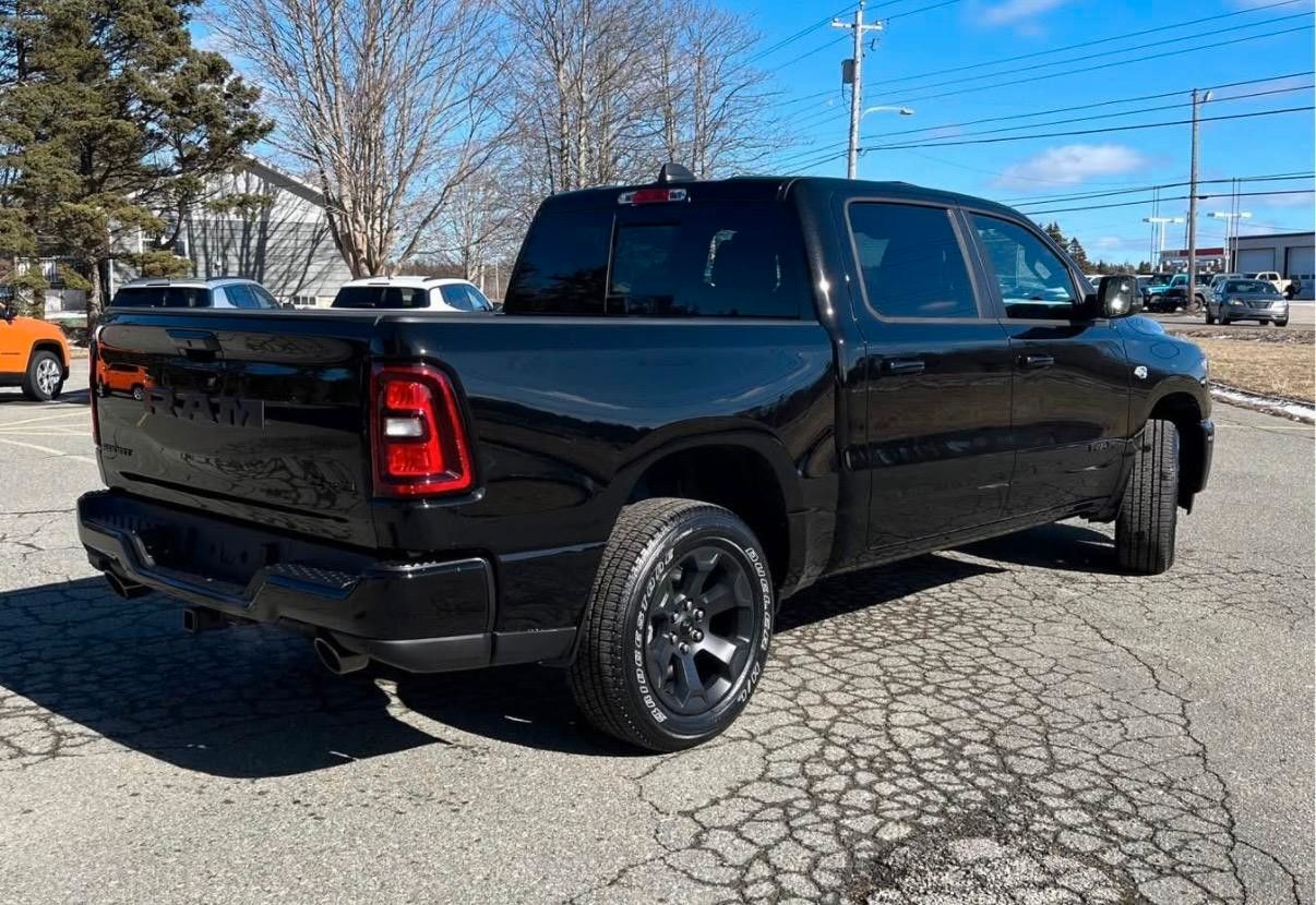 Fahrzeugabbildung Dodge RAM 1500 SPORT NIGHT 4x4  MODELL 2026 HEMI