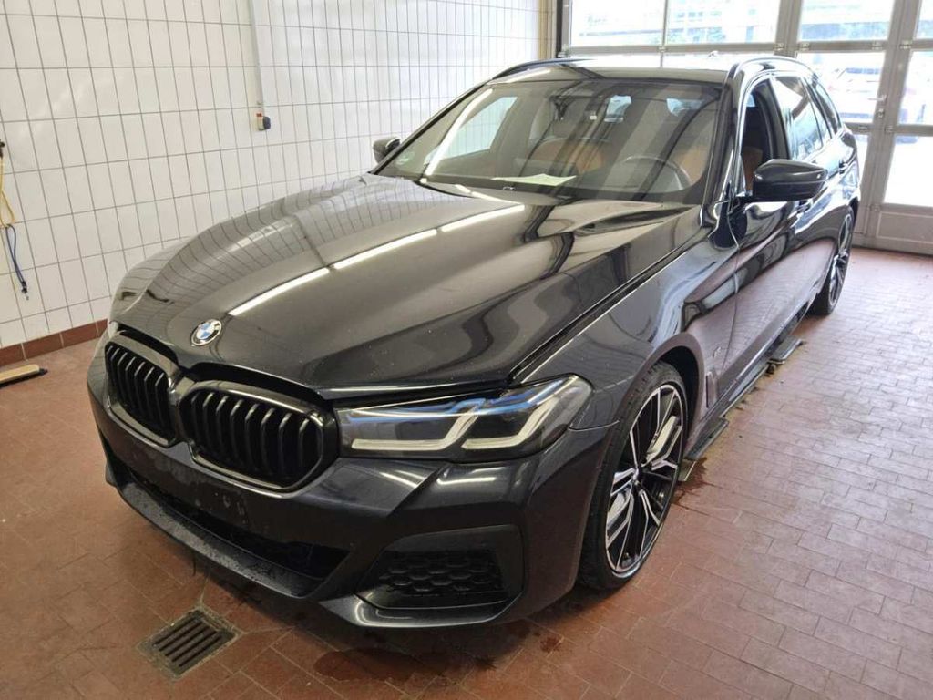 Image of BMW 540
