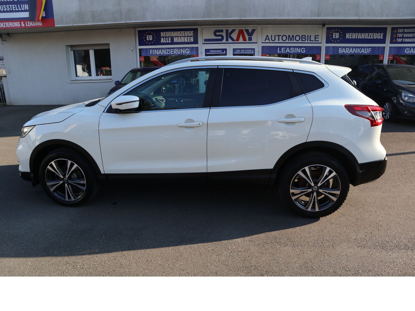 Fahrzeugabbildung Nissan Qashqai N-Connecta Navi Tempo Scheckheftgepflegt