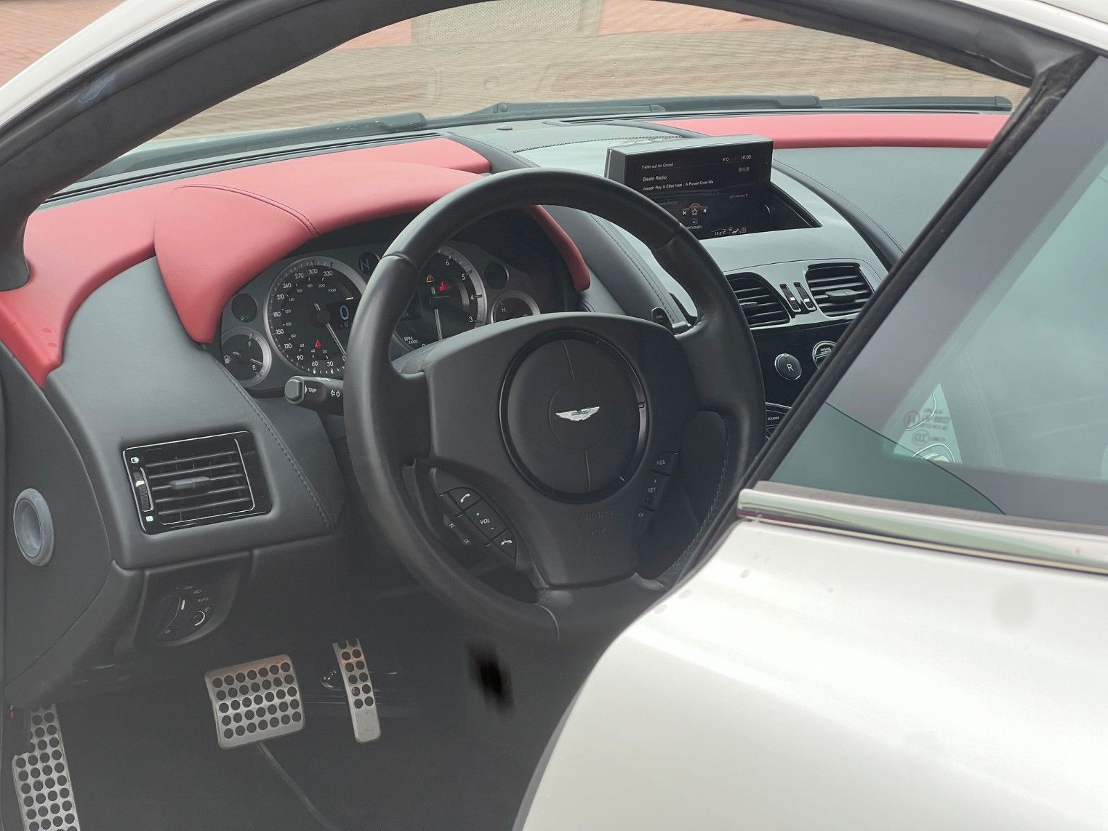 Fahrzeugabbildung Aston Martin V8 Vantage Coupe*RFK nur 18TKM*wie NEU