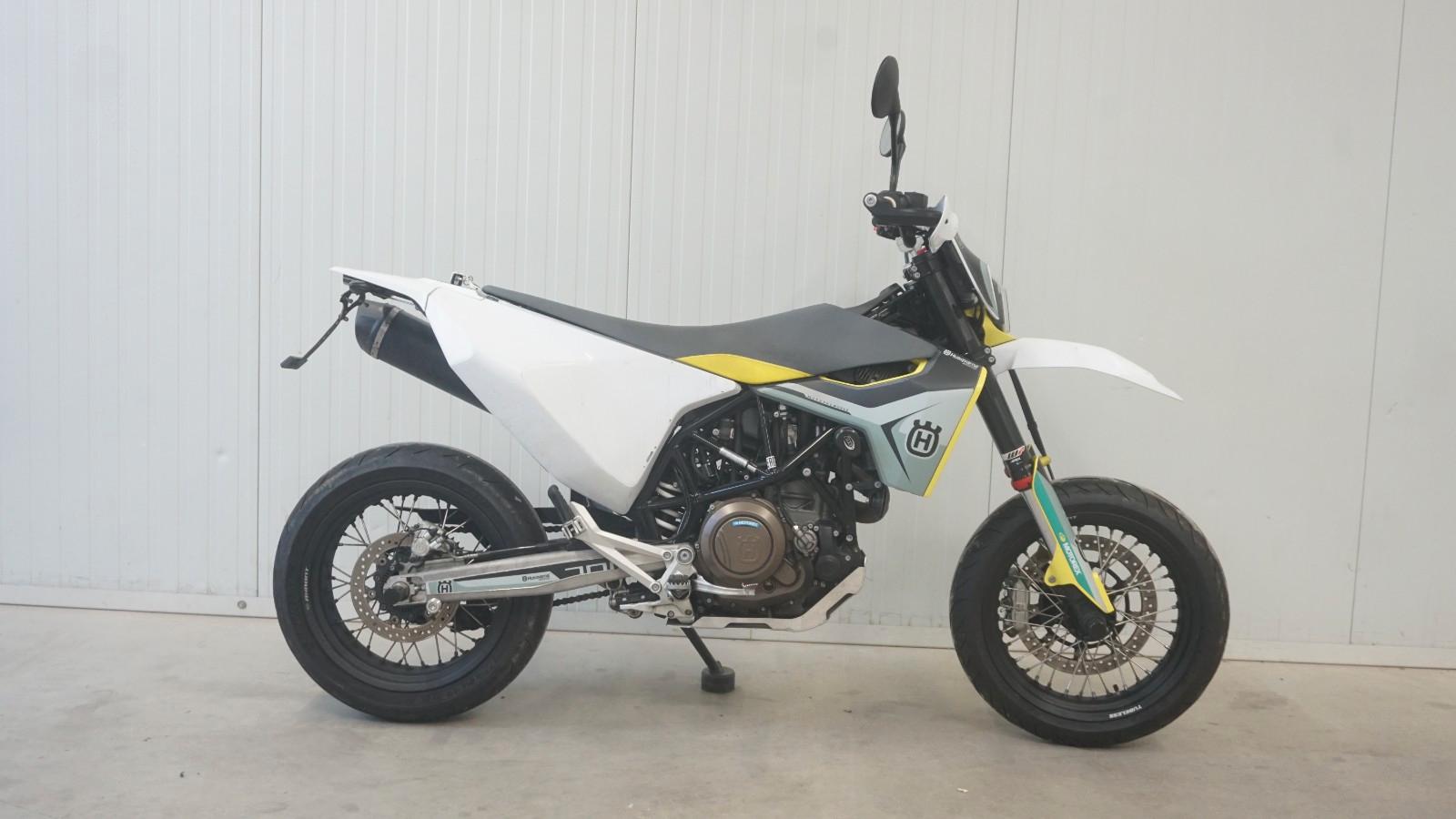 Husqvarna SM 701 *LeoVince*