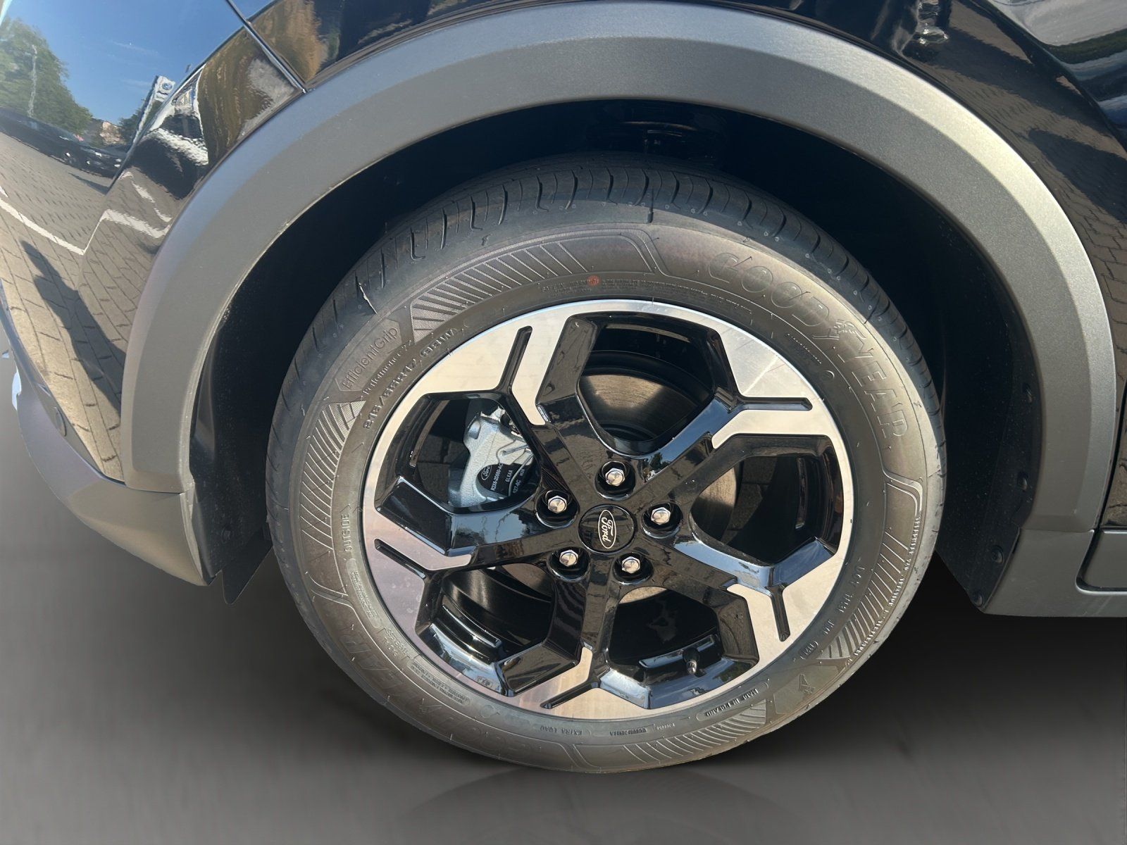 Fahrzeugabbildung Ford Tourneo Courier Active 5 Jahre Garantie