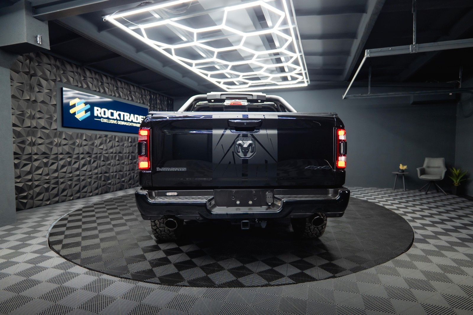 Fahrzeugabbildung Dodge RAM 5.7 V8 HEMI 4x4 NIGHT LARAMIE *Pano*22 Zoll*