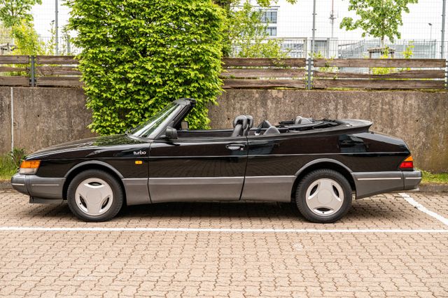 Saab 900