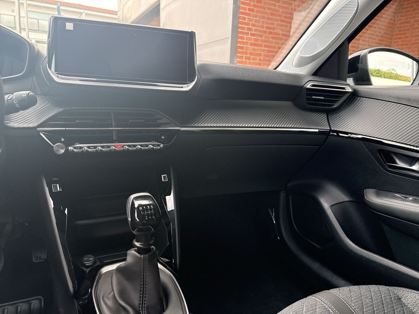 Peugeot 208 - Bild 11