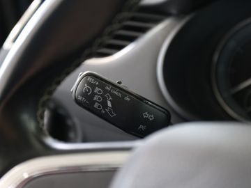 Skoda Octavia COMBI EDITION XENON PDC ANHÄNGERKUPPLUNG