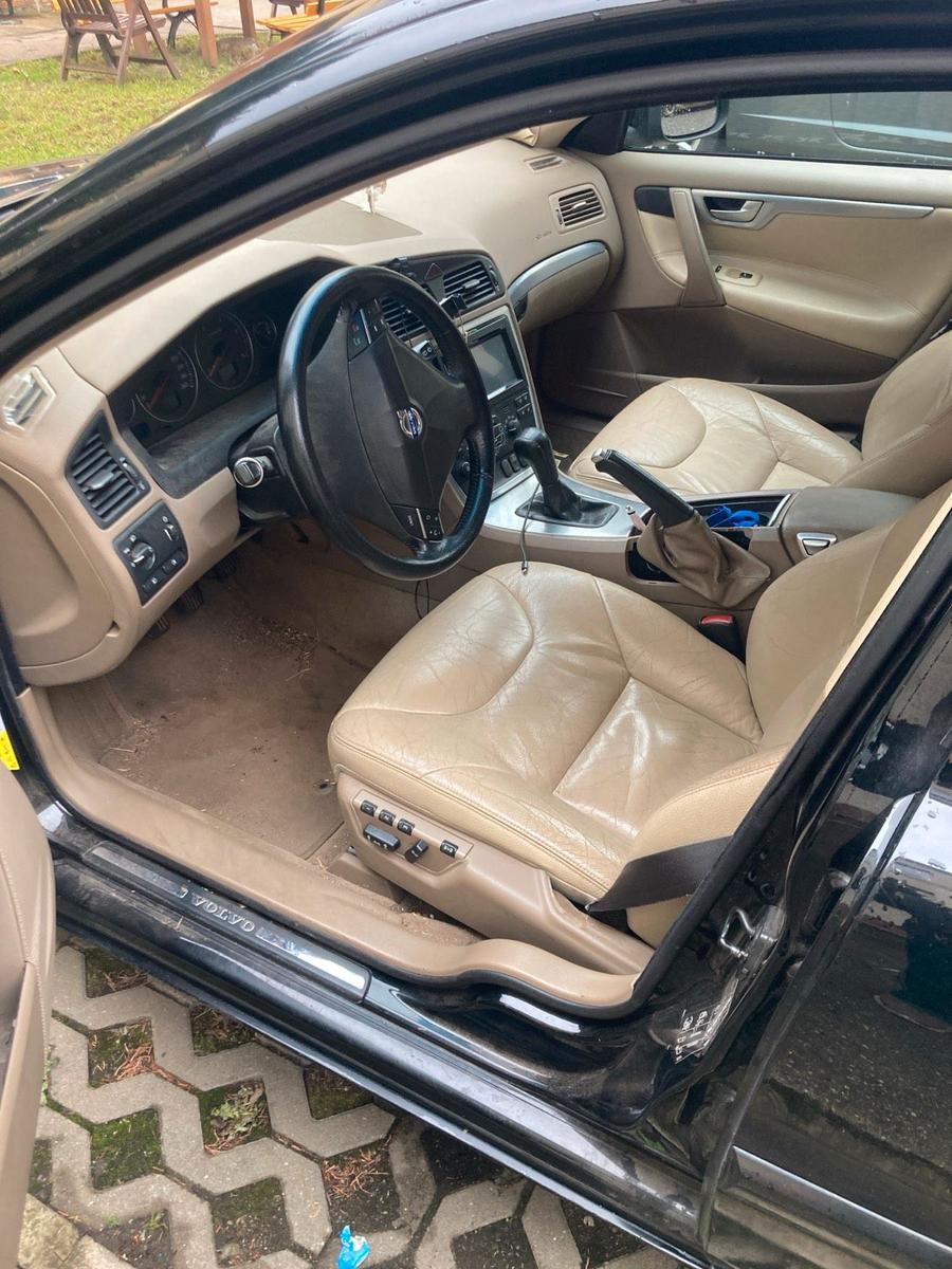 Volvo V70 2007 — engine 163 HP (120kW)