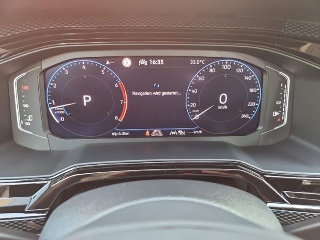 Fahrzeugabbildung Volkswagen Taigo 1,5 TSI LIFE AHK SHZ IQ.DRIVE KEYLESS LED