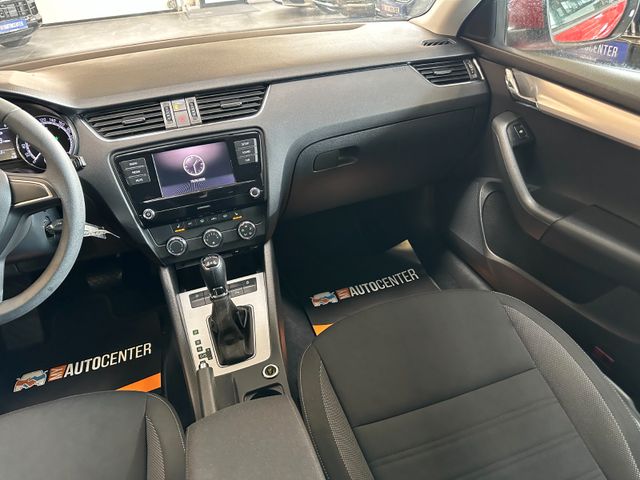 Skoda Octavia Combi Ambition 4x4 *ACC*PDC*