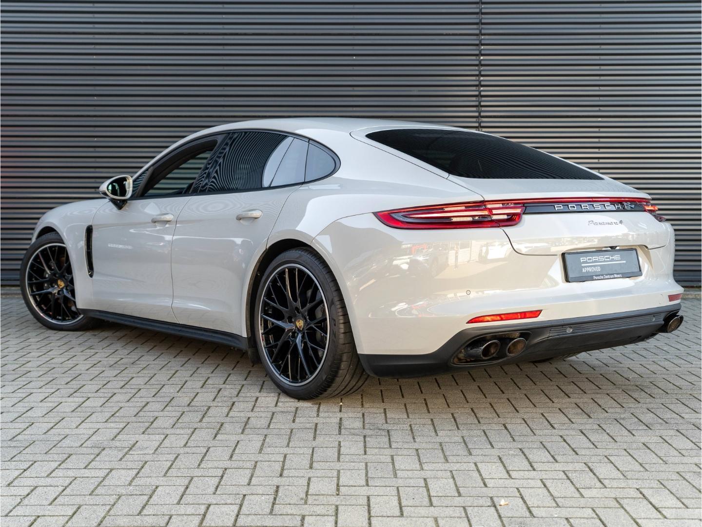 Porsche Panamera 4 21'' Luftfederung Sportabgasanlage