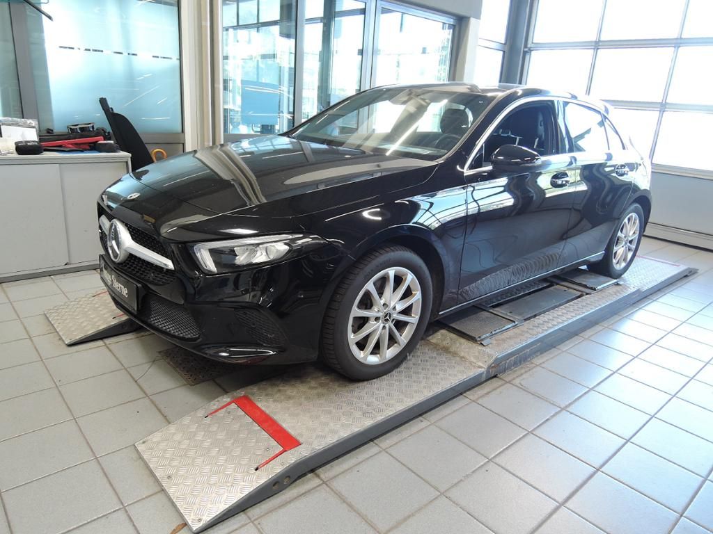 MERCEDES-BENZ A 250 e Progressive*8G*LED*Panorama-SD*Kamera*