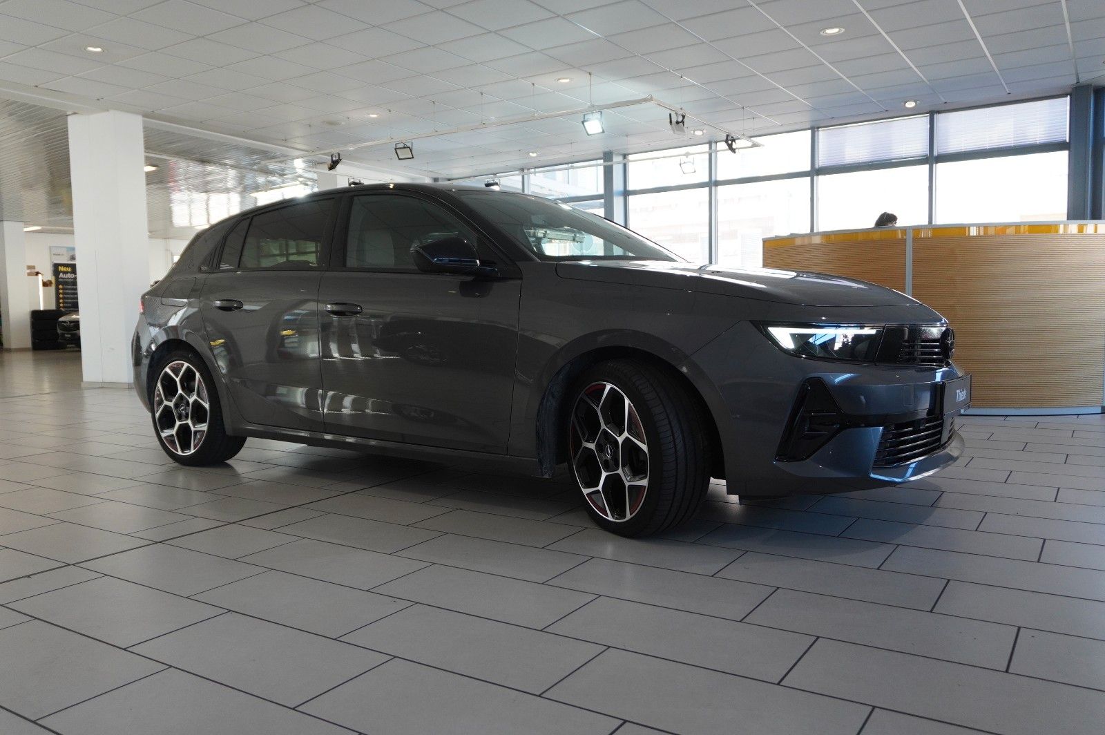 Fahrzeugabbildung Opel Astra L Lim. 1.6 HYBRID GS SPORT NAVI/360°/SPORT