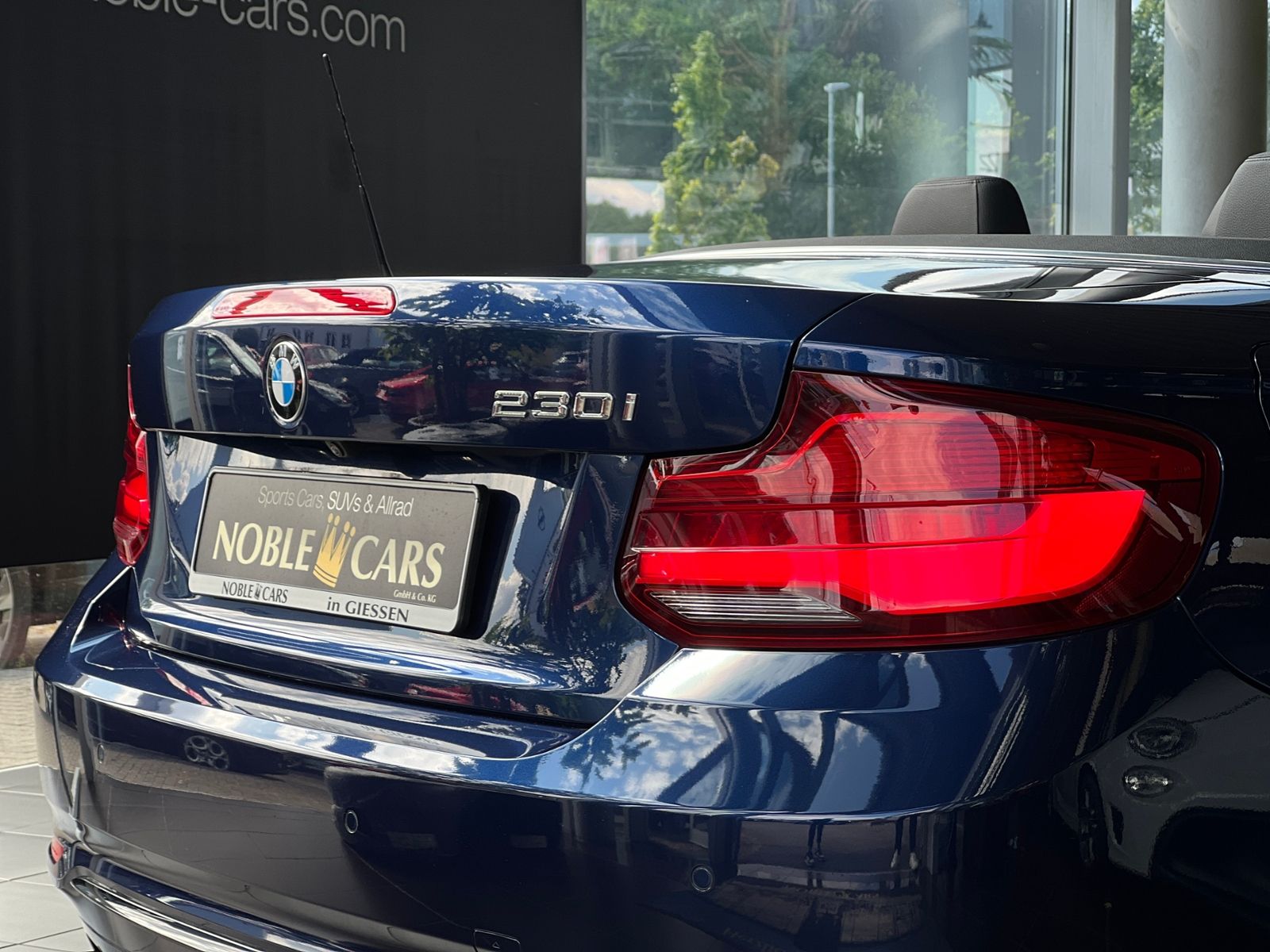 Fahrzeugabbildung BMW 230i Cabrio Sport Line H/K LEDER LED NAV RFK 18"