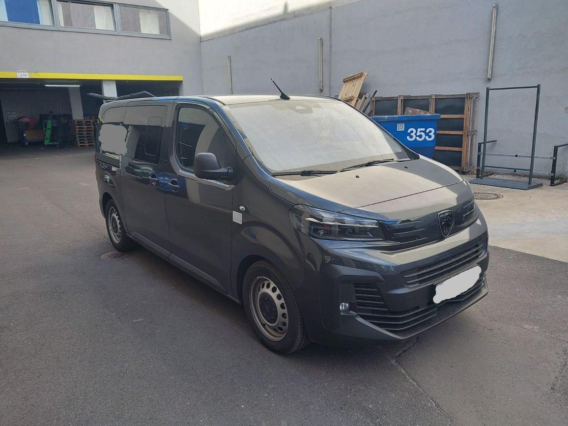 Peugeot Expert L2 (kurz) 8-Sitze Navi AHK Klimaautomatik