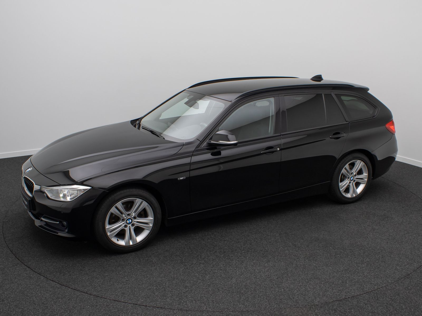 Fahrzeugabbildung BMW 320d Sport Line PDC Bi-Xenon HiFi NaviPro Lordos