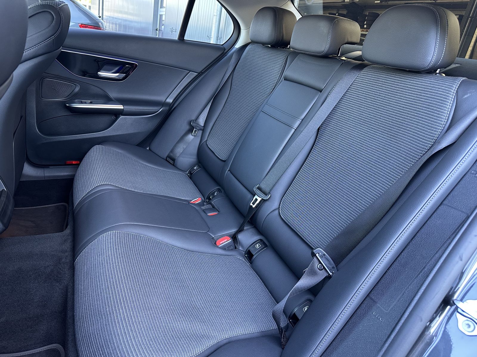 Fahrzeugabbildung Mercedes-Benz C 220d Avantgarde Advanced NAV+LED+ACC+VCOCK+KAM
