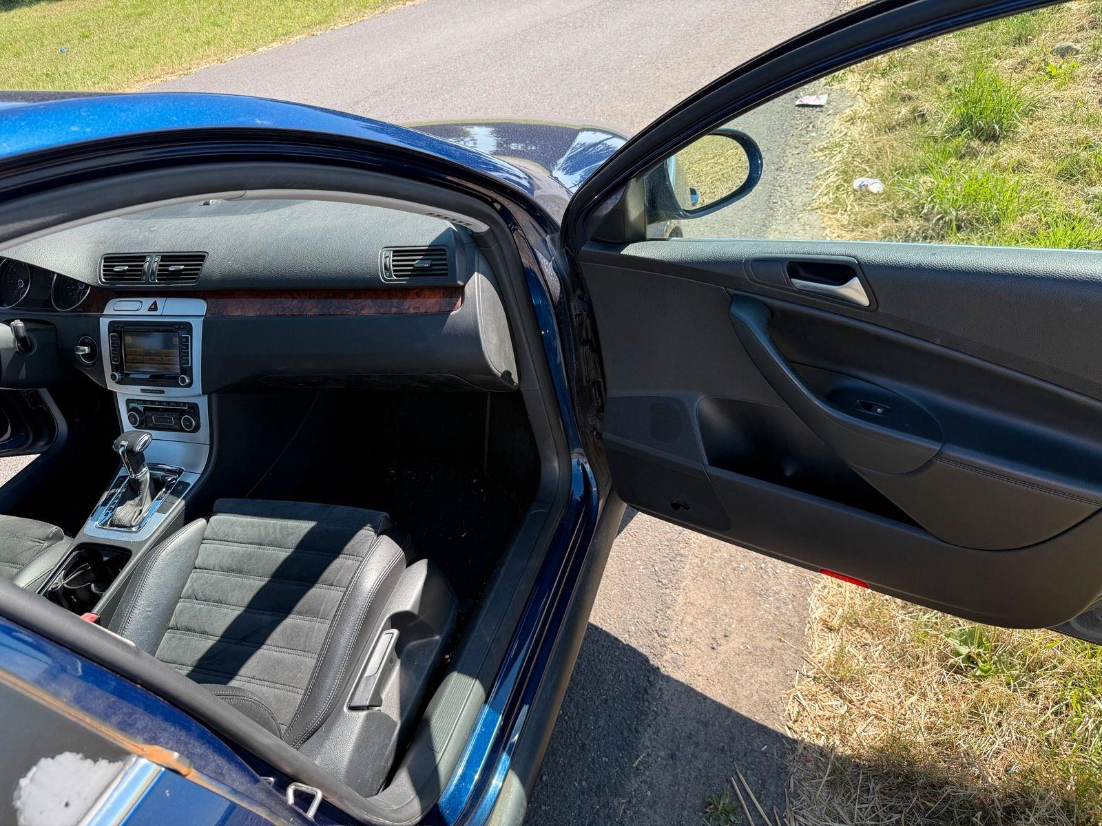 Volkswagen  2010 — photo 15