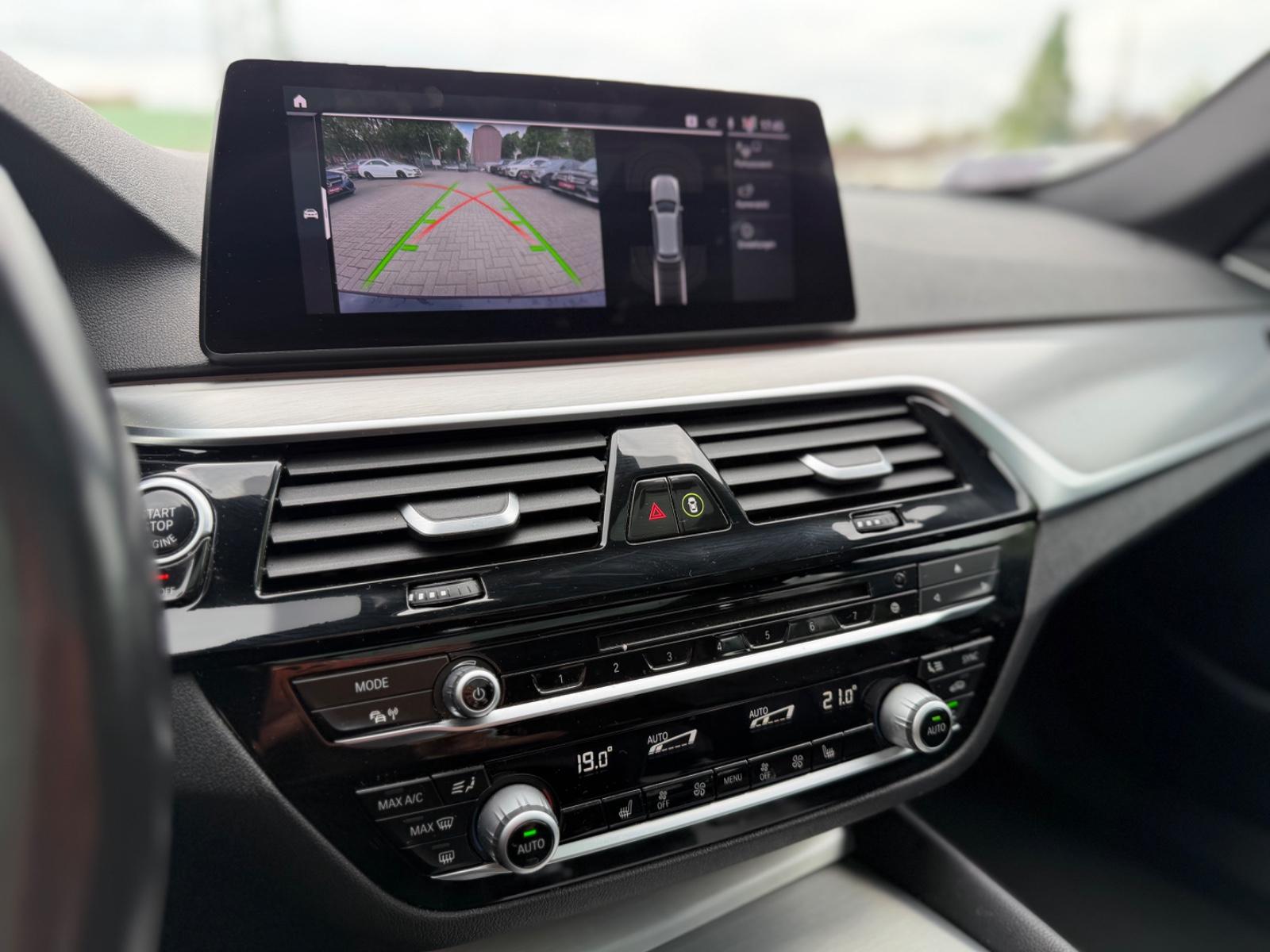 BMW 530d Touring*PANO*LEDER*HUD*LED*HIFI*APPLECAR*