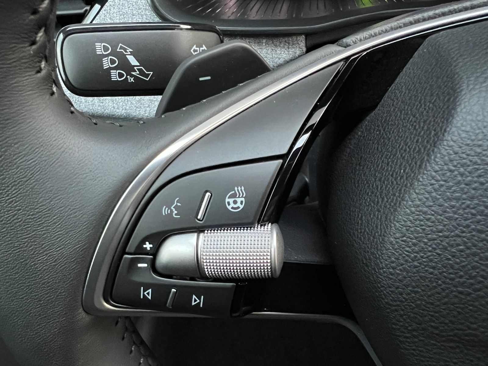 Fahrzeugabbildung SKODA Kamiq Selection 1.0 TSI DSG *LED, Komfort Paket,