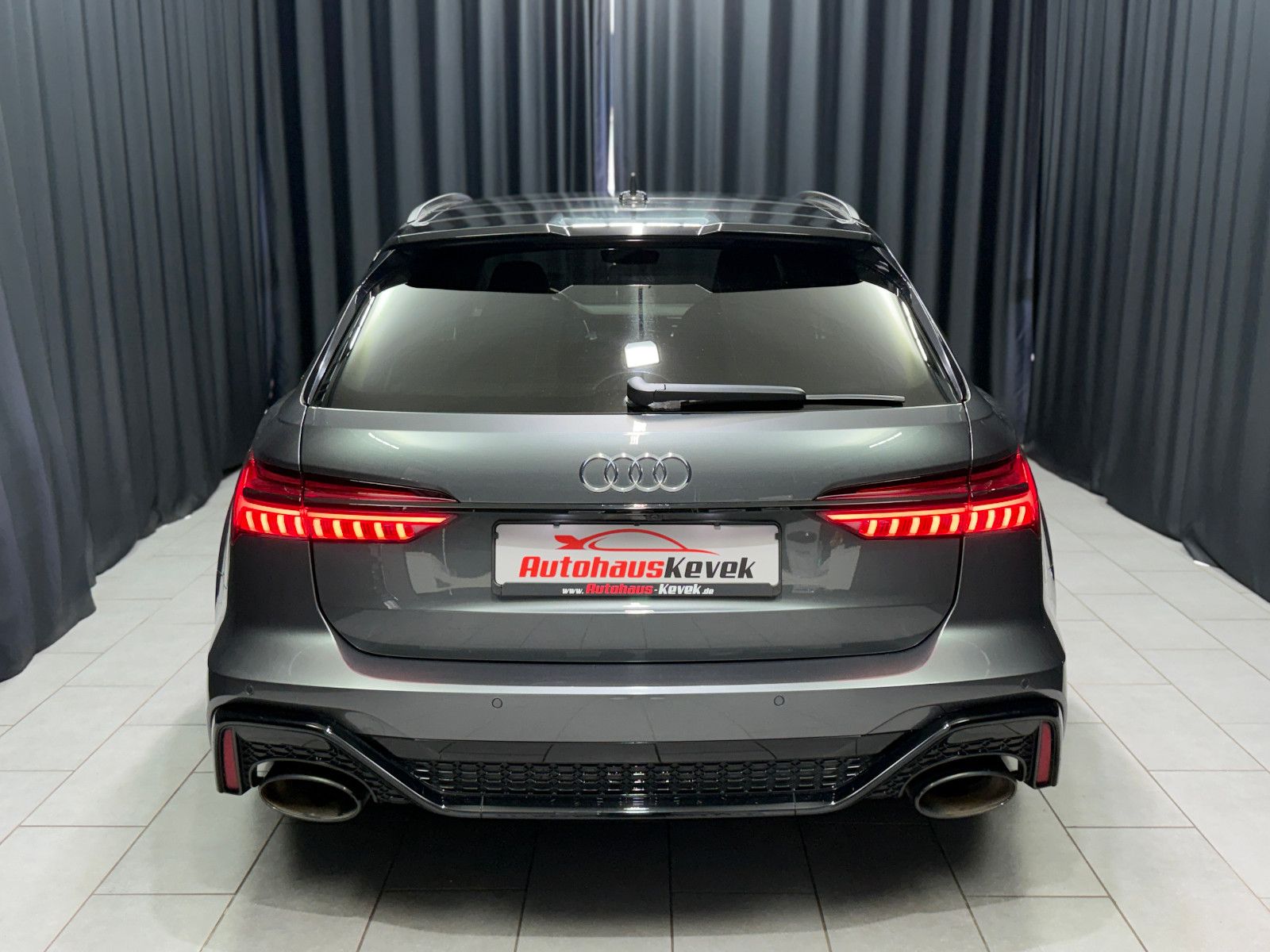 Fahrzeugabbildung Audi RS6 Avant 4.0 TFSI quattro |KERAMIK|B/O