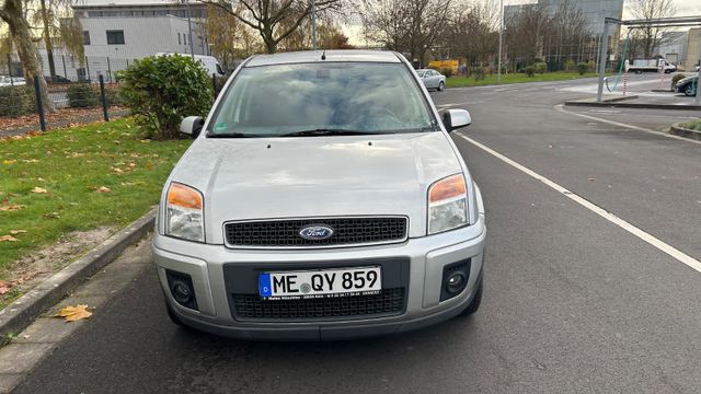 Ford Fusion 1,6 16V + +