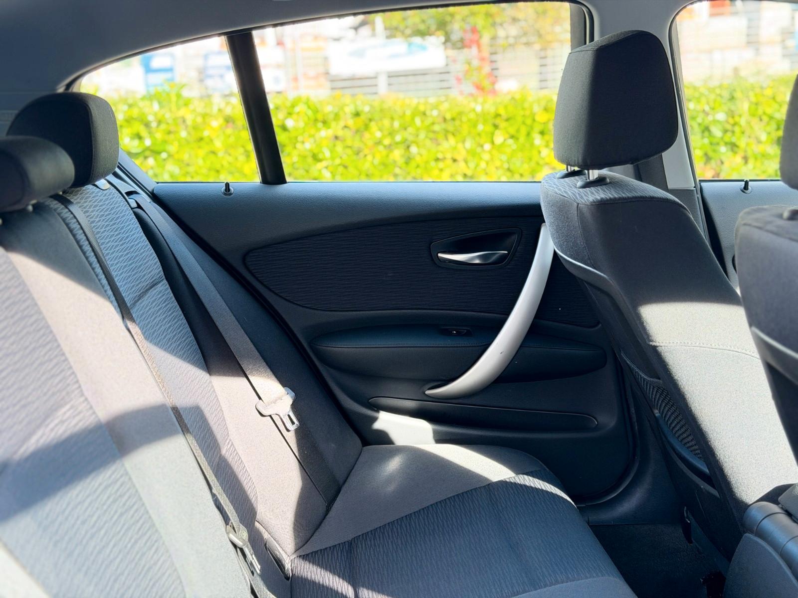 BMW 120 i Limousine*Advantage*PDC*Klimaauto*Tempomat