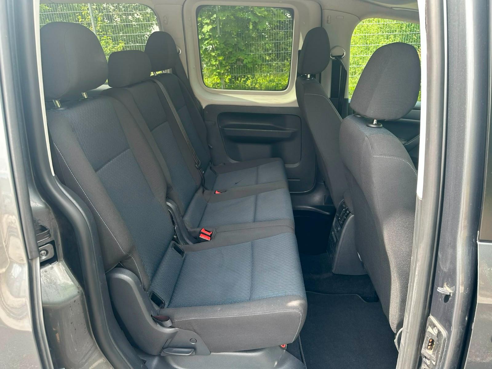 Volkswagen Caddy Maxi 2.0 TDI DSG Klima Rollstuhlrampe 7Sit