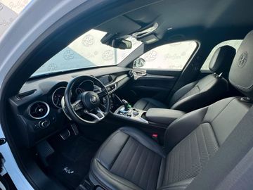 Alfa-Romeo Stelvio - 11