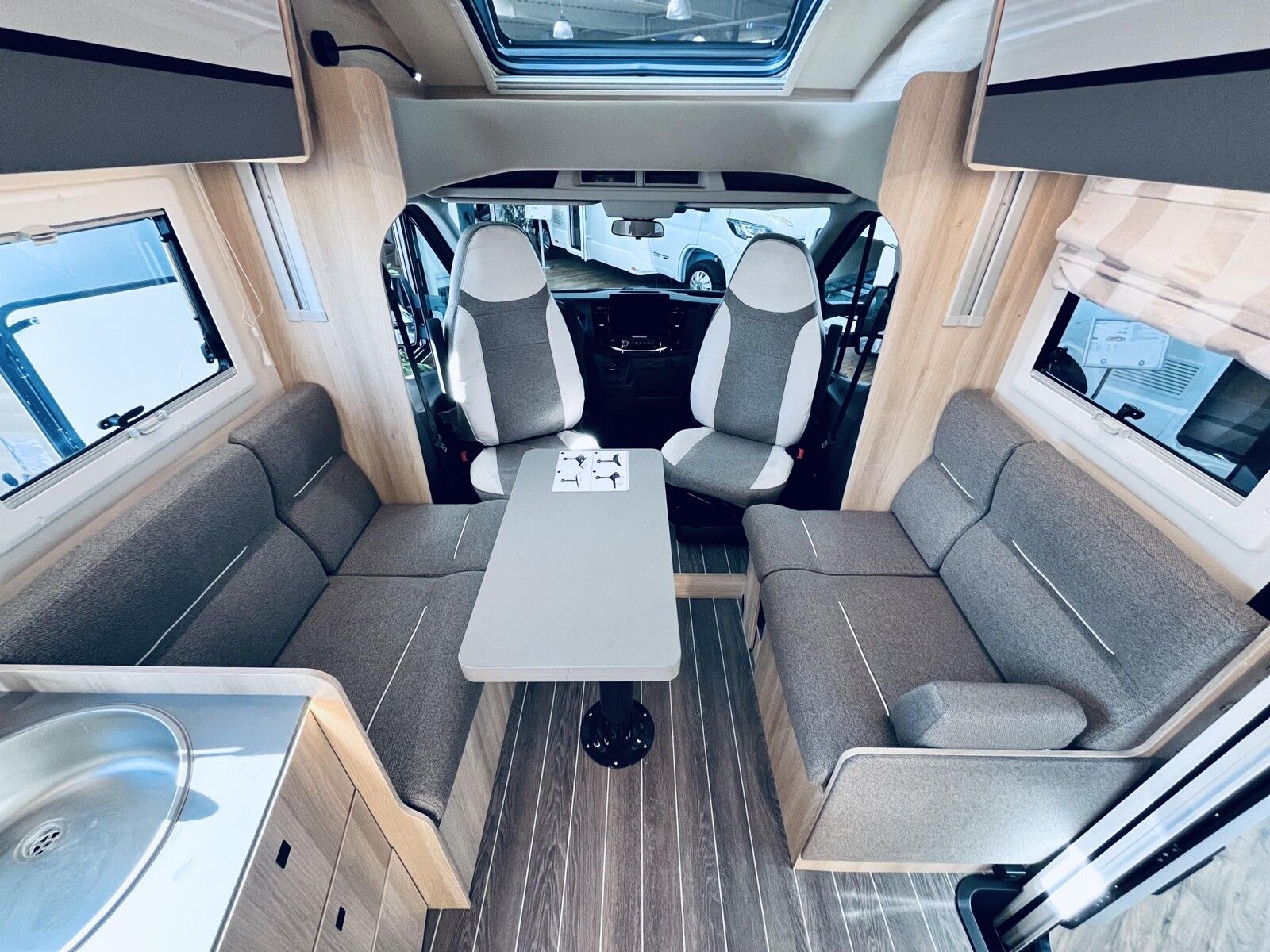 Fahrzeugabbildung NobelART T 7000 Ford