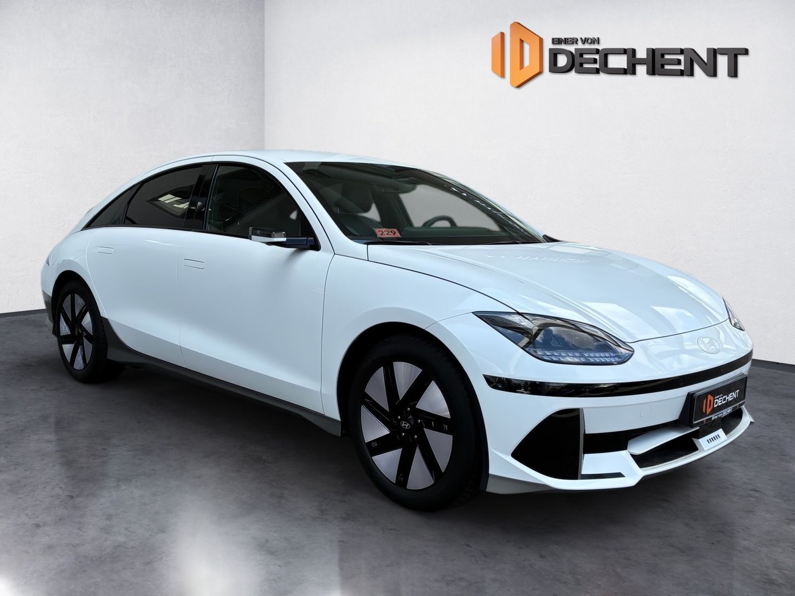 Fahrzeugabbildung Hyundai Ioniq 6 Elektro 77 Uniq 360,HUD,KlimaA,LED,Navi