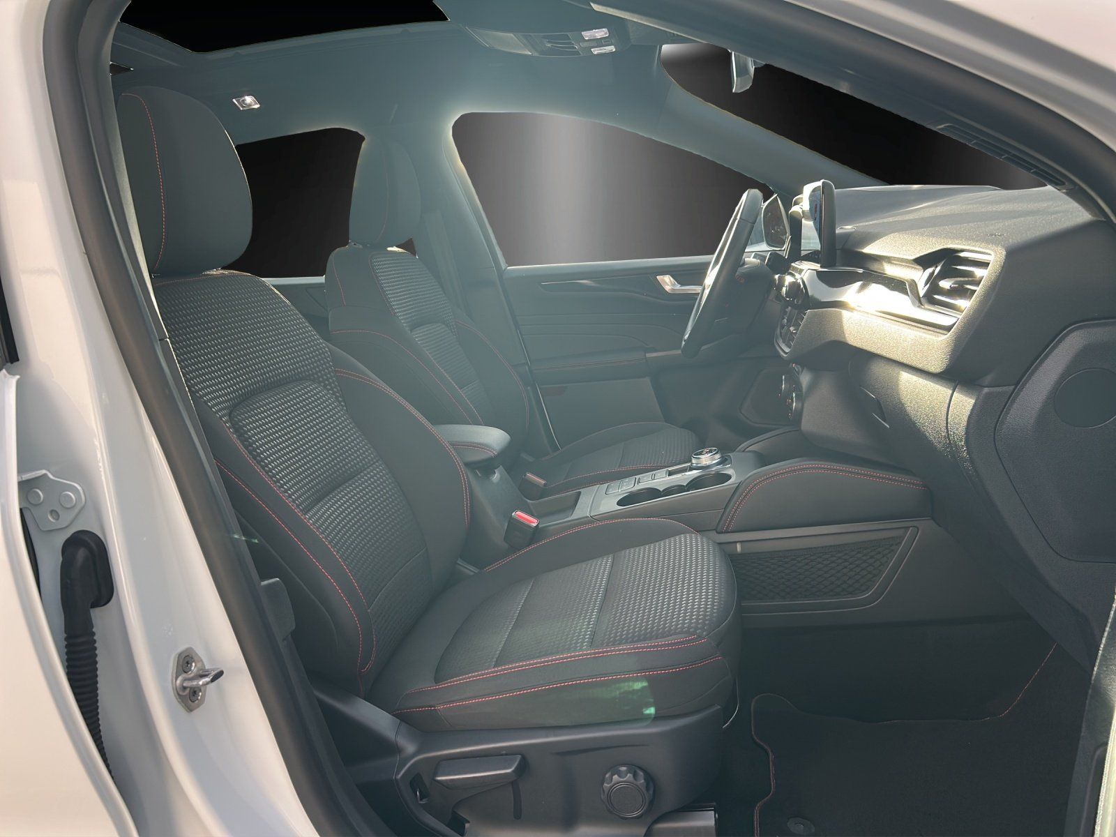 Fahrzeugabbildung Ford Kuga 2.5 ST-Line Aut./LED/KAMERA/ACC/PANO/HUD/