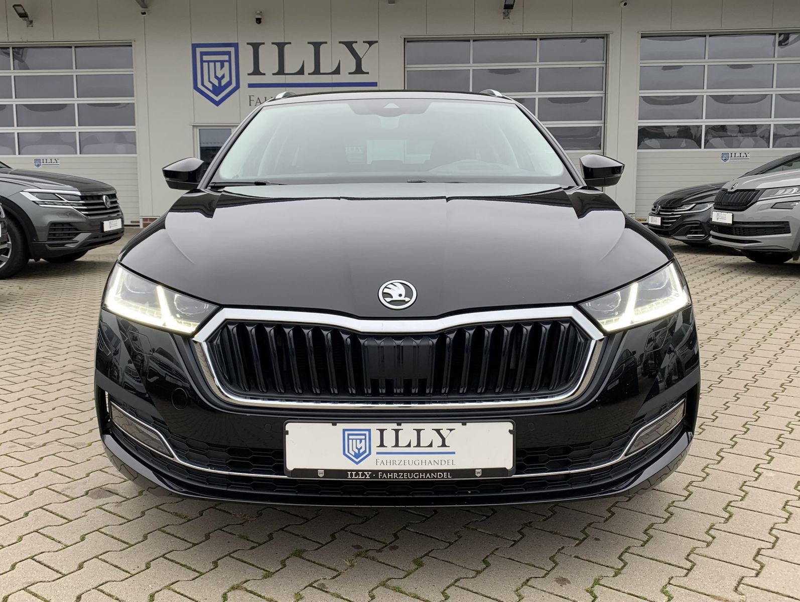 Fahrzeugabbildung SKODA Octavia 2.0 TDI*AHK*Matrix-Beam*HeadUp*