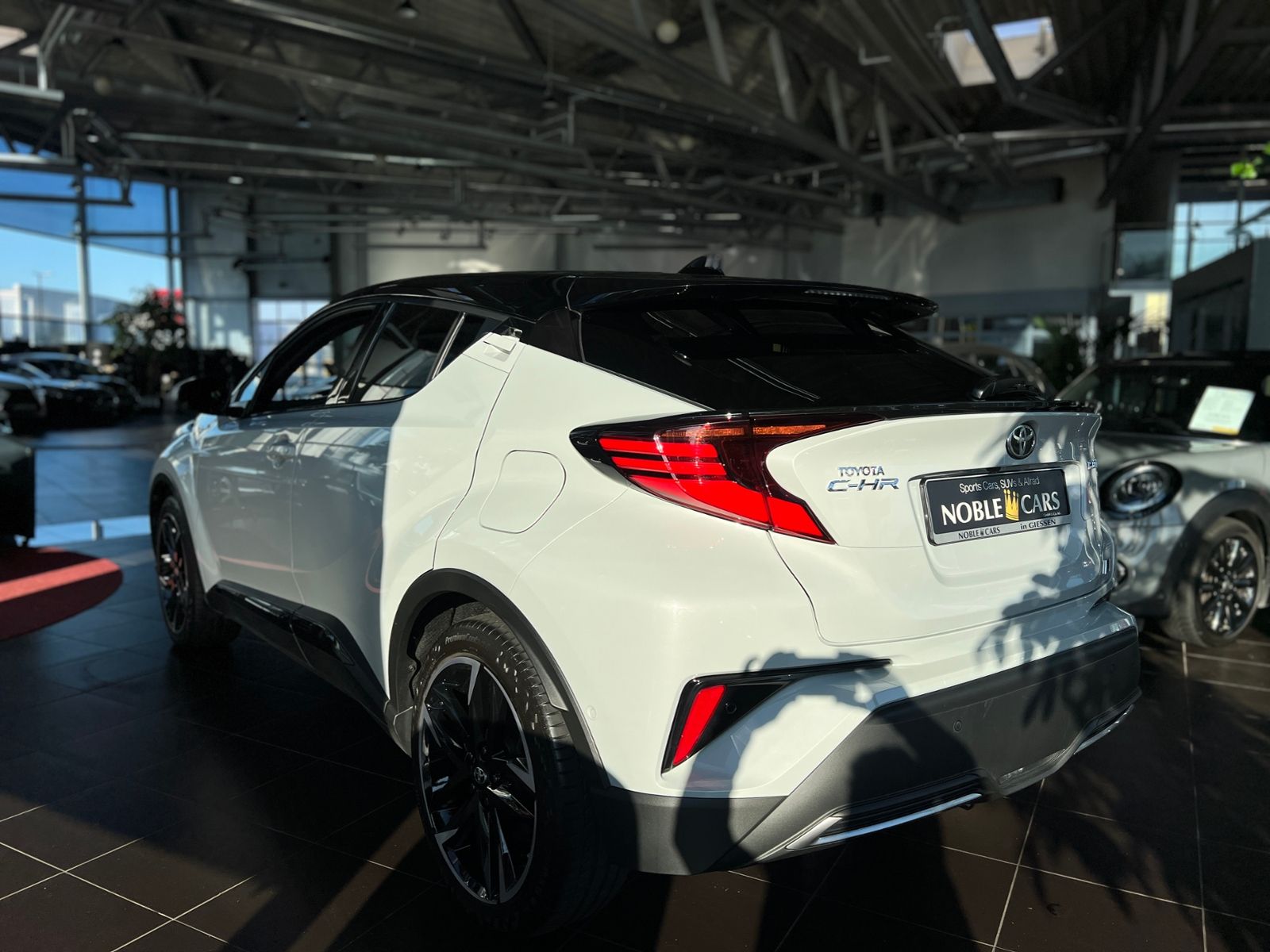 Fahrzeugabbildung Toyota C-HR Hybrid GR Sport AHK LED NAV SHZ ALU